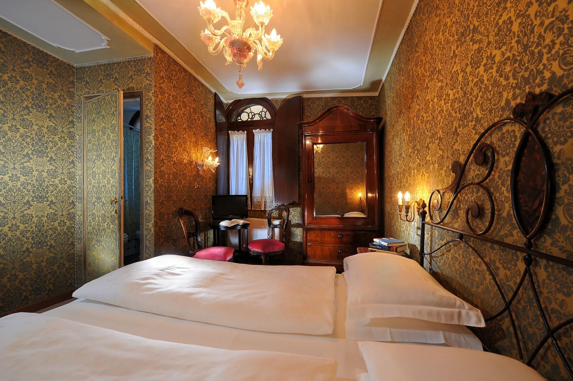 Flora Hotel Venecia